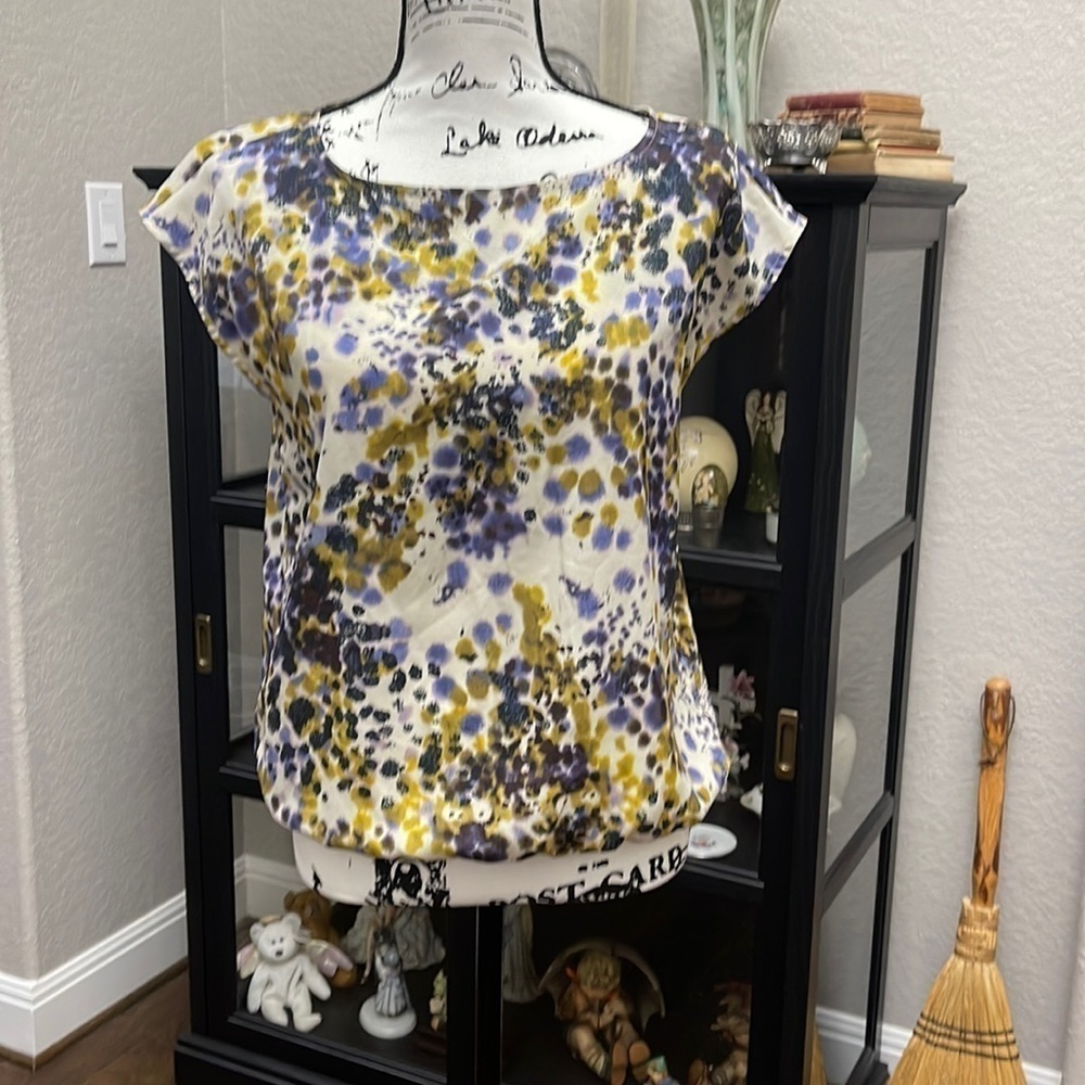 408- LOFT NWOT Size Small Petite Gold and Purple Top Soft, lightweight polyester